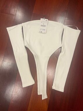 Zara White Ribbed Off-Shoulder Long Sleeve Bodysuit